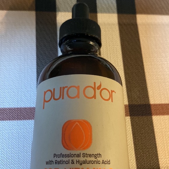 Pura D’or Professional Strength Retinol Hyaluronic Acid 20%Vitamin C Serum - Picture 5 of 6